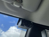 【日産純正 車内撮影用カメラ付きドライブレコーダー装着車】 映像/音声の記録はもちろん、映像再生時に走行軌跡や車速のわかるGPS搭載。事故時の客観的な検証に役立ちます