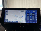 【ナビ機能付きディスプレイオーディオ】ナビ機能搭載の他、お持ちのスマートフォンと連携して、ナビやbluetoothでの音楽再生が可能です♪デザインはもちろん操作性も良好!