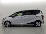 両側パワースライドドア付きだから、狭い駐車スペースなどでの 乗り降りラクラク!小さなお子さまのいるご家庭には嬉しい装備。