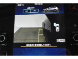 ドアミラーカメラ運転席からでは確認しにくい車両の左前方や、真横の死角を映し出します