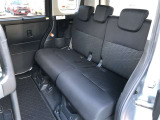 【後部座席】も当然、綺麗・清潔に仕上げております。内装の綺麗なお車は気持ちが良いですし、コンディションのいい車が多いです。オススメの1台です。