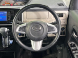 【純正革巻きステアリング】上質な革を使用することで、手にしっかり馴染みとても運転しやすいハンドルです♪
