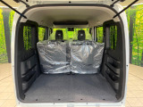 普段のお買い物や通勤、送迎等に十分な荷室スペースを確保しております。セカンドシートを倒すと、大きな荷物の積載も可能です♪