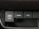 アクセサリーソケットを装備。車内アクセサリーの電源として便利です。