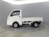 中古車の内外装の状態などをひと目で分かるよう、プロの検査員が実施した「車両検査証明書」をご用意しています。