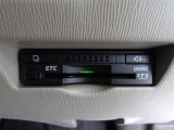 コンソール内にスッキリとインストールされたビルトインETCです。高速道路もスムーズにゲート通過できます。
