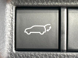 【パワーバックドア】スマートキーや運転席のボタンを押すだけでリアゲートが自動で開閉します!荷物を持っている時や、高い位置にあるバックドアを閉める際に便利な機能です♪