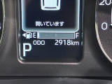 たとえばダイハツのお店にある、たくさんのスマアシ搭載車は、正常に作動する事をしっかり確認します。