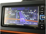 純正ナビを装備。タッチパネル式で使いやすく、お出かけもラクラクです。