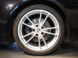 リア: 11.5 J x 20 ET 81 + 295/35 ZR20