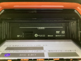 ディスプレイオープンでCDとDVDビデオが挿入可能です。