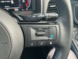 【プロパイロット】高速道でアクセル・ブレーキ・ハンドルをアシスト。運転の負担を軽減します。