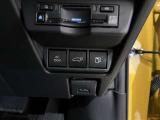 パワーバックドア付き。運転席から離れることなく車両後方のバックドアを自動で開閉できます。