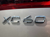 XC60よりスマートにその輝きを増して生まれ変わりました。クリーンでエレガントなスカンジナビアンデザイン。その流麗なエクステリアは、さらにシンプル&スマートに研ぎ澄まされました。
