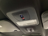 【SOSボタン】体調が悪くなったときや、事故に遭遇したとき、あおり運転にあっている時など、緊急時にボタンを押すと緊急サポートセンターにつながり、オペレーターが警察・救急への取次ぎを行います。
