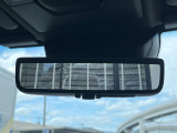 【デジタルインナーミラー】後席の大きな荷物や同乗者で後方が確認しづらい時でも安心!カメラが撮影した車両後方の映像をルームミラー内に表示。クリアな視界で状況の確認が可能です!