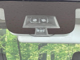 【レーダーブレーキサポート】走行中に前方の車両等を認識し、衝突しそうな時は警報とブレーキで衝突回避と被害軽減をアシスト。より安全にドライブをお楽しみいただけます。