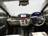 【インパネ全体】視認性が高く、操作もしやすい機能的な運転席周り。必要な機能がコンパクトにまとまっています。