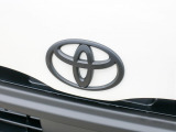 TOYOTA エンブレム艶無しブラックペイント済み!!