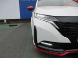 夜間走行の視界を確保! LEDヘッドランプ