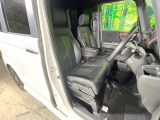 運転席シート廻りは使用感も少なく、良好な状態となっています。丁寧に使われていたことがよくわかりますね。