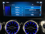 車内を彩るアンビエントライト。いつでもお好みの室内空間を演出してください。