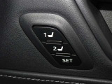 運転席のパワーシートは2名様分までメモリー機能付きです。