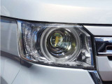 【LEDヘッドライト】省電力で長寿命の明るく運転しやすいLEDヘッドランプです。明るく照らすので暗い夜道からお客様を守ってくれます。