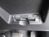 【ETC車載器】は、ビルトインタイプですっきり収納され、見た目も使い勝手も満足のアイテムです。