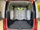 普段のお買い物や通勤、送迎等に十分な荷室スペースを確保しております。セカンドシートを倒すと、大きな荷物の積載も可能です♪