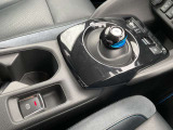 e‐powerや電気自動車独特のシフトノブです。