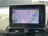 日産純正9インチメモリーナビ(MM223D-L)装備。スマートフォンによる部分地図更新、Bluetooth接続での音楽視聴、快適な画面操作と高音質なオーディオ再生。無料地図更新付きです。