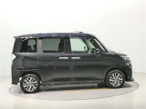 両側パワースライドドア付きだから、狭い駐車スペースなどでの 乗り降りラクラク!小さなお子さまのいるご家庭には嬉しい装備。