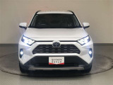 ヘッドランプは1灯でハイ・ローの切替が可能なBi-Beam(バイビーム)LED!ヘッドランプ上部で輝くクリアランスランプが、視認性を確保しながら、精悍な眼差しを強調します!