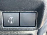 助手席側リアドアは電動スライドドア♪
