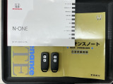 スマートキーは鍵をバッグに入れたままでもドアロックの開閉やエンジンのON・OFFができます。夜間や雨の日も鍵を探さなくて良いので便利です。