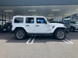 台形のホイールアーチはJeep車共通のデザインになっております。