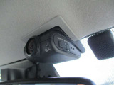 ☆ドラレコ☆いま、人気のカー用品といえば「ドライブレコーダー」です。愛車に取り付けることで映像と音声を記録してくれるドライブレコーダーは、事故の際に確かな証拠能力を発揮してくれます。