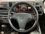 運転席はエアバッグ付きとなっています!