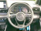 インテリアに合わせたデザインのステアリングは、運転される方のことも考え、運転しやすい形状、大きさです。是非一度、実際に触ってお確かめください。