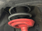 お車を安心してお乗りいただく為には、足回りの定期点検が欠かせません。サービスサポート(有償保証)では無料点検もご提供しており、安心のカーライフをお過ごしいただけるサポート体制が整っています。