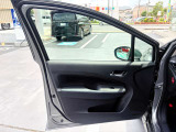 窓の開閉も楽々♪大きなサイドウィンドウは見晴らしのよさ、運転のしやすさを実感できます。