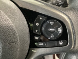 【アダプティブ・クルーズ・コントロール】予め設定した車速内でクルマが自動的に加減速。 前走車との適切な車間距離を維持しながら追従走行し、高速道路でのドライバーの疲労を軽減してくれる嬉しい機能付♪