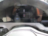 メーター中央に、様々な車両情報を表示してくれる、ディスプレイがついています。