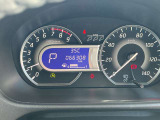 見やすいスピードメーターです。走行距離はこちらで確認できます。