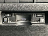 ETC車載器搭載しております。高速道路も料金支払いレーンに並ばず通過でき、とても便利です。ETCカードもお車購入時に入会する事ができます。お気軽にお問い合わせ下さい。