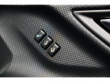 運転席のシートポジションメモリー機能は、登録済みの運転者と交代しても、シートポジションの変更の手間がかかりません。