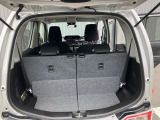 日常の使用に十分な広さの荷室です♪簡単な操作でシートアレンジもできます♪