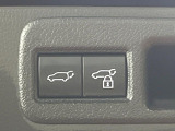 【パワーバックドア】スマートキーや運転席のボタンを押すだけでリアゲートが自動で開閉します!荷物を持っている時や、高い位置にあるバックドアを閉める際に便利な機能です♪
