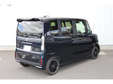シンプルでありながら、より高い質感をもたらすデザインを追求。軽自動車という枠にとらわれないクラスレスな存在を目指しました。